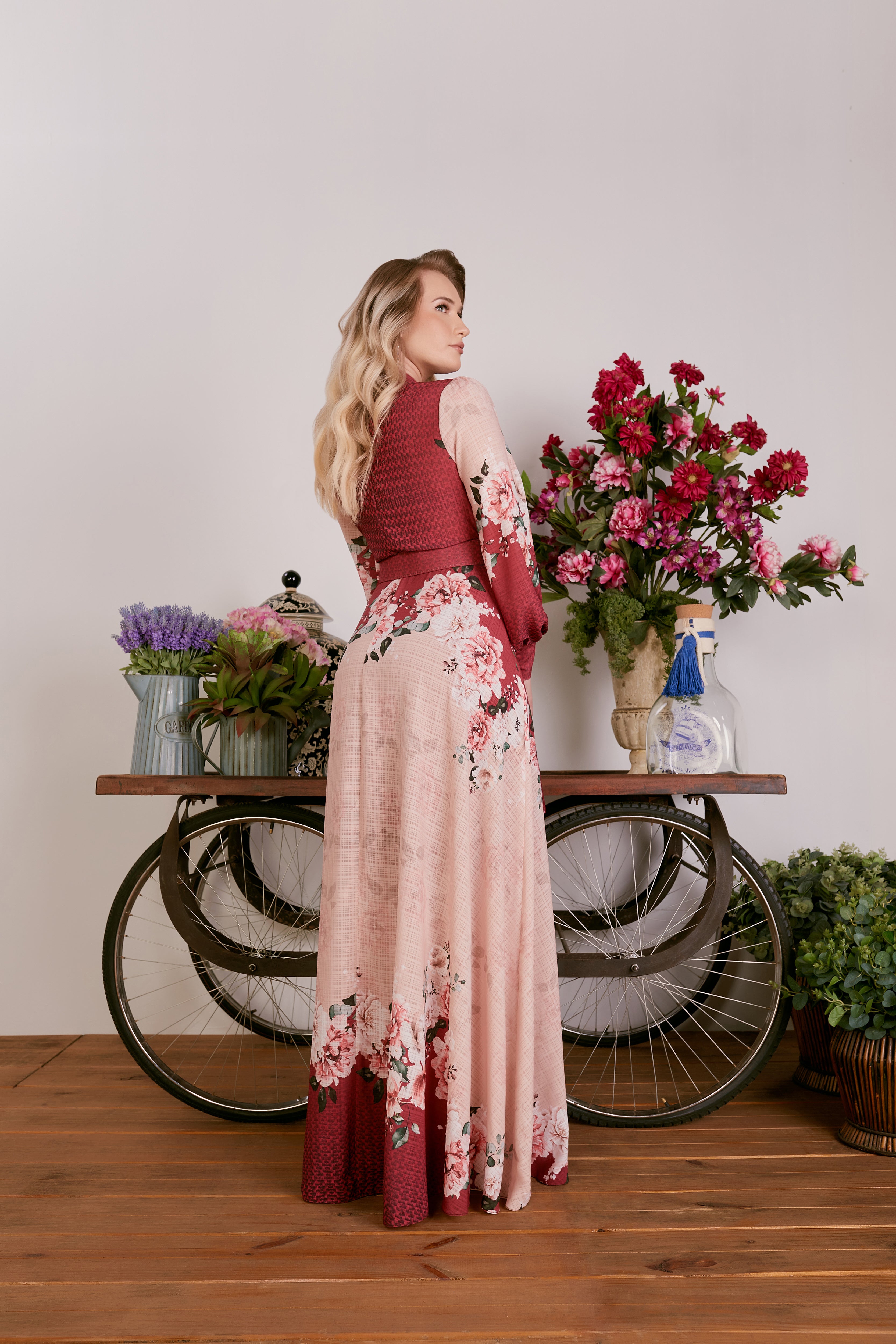 The Perfect Romantic Fall Look - Elegant & Modern Modest Fashion Lady Demure by Laura The Perfect Romantic Fall Look - Elegant & Modern Modest Fashion Lady Demure by Laura